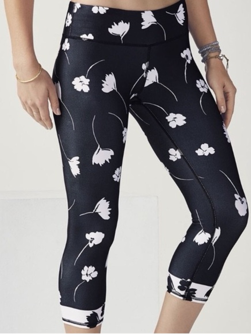 GUC Fabletics Capri Leggings